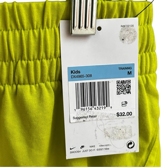 Nike Girls Training Shorts DX4965-308 Neon Green Size M NWT - Picture 2 of 7